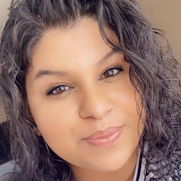 gabriela_l_headshot